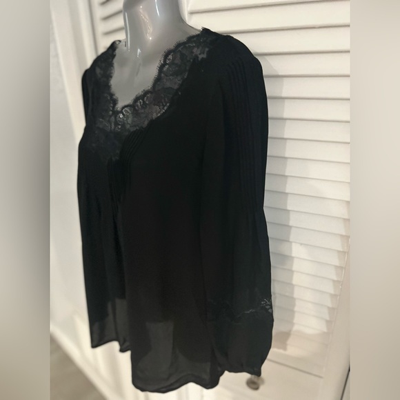 Joie “Olsone” silk and lace top size small - Picture 4 of 13